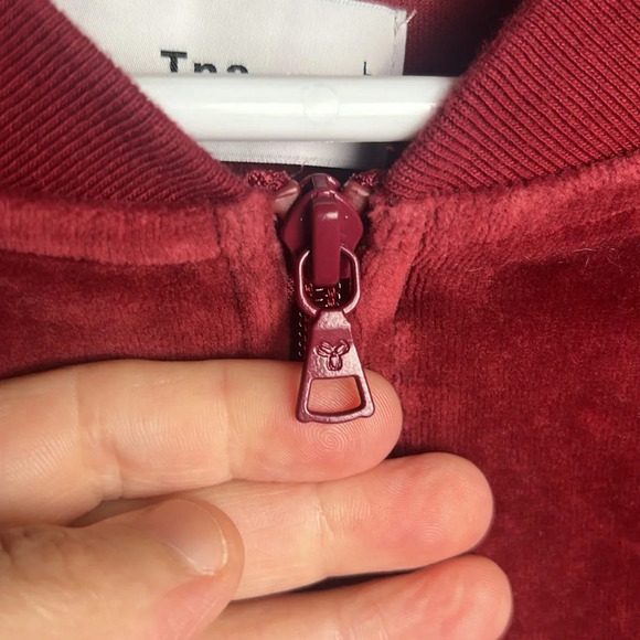 TNA Red Velour Velvet Long Sleeve Zip Front Jacket Sweater Top Size Large - Picture 4 of 6
